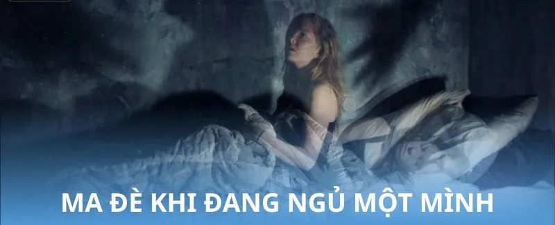 Người tỉnh giấc lúc nửa đêm minh họa phần giải mã giấc mơ và nằm mơ đánh số mấy