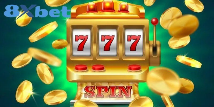 Máy slot với nút Spin và ba biểu tượng 7 minh họa cấu trúc cuộn và hàng