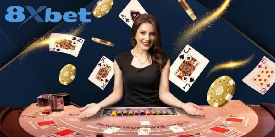 Live casino với dealer thật chia bài tại bàn Blackjack trực tiếp
